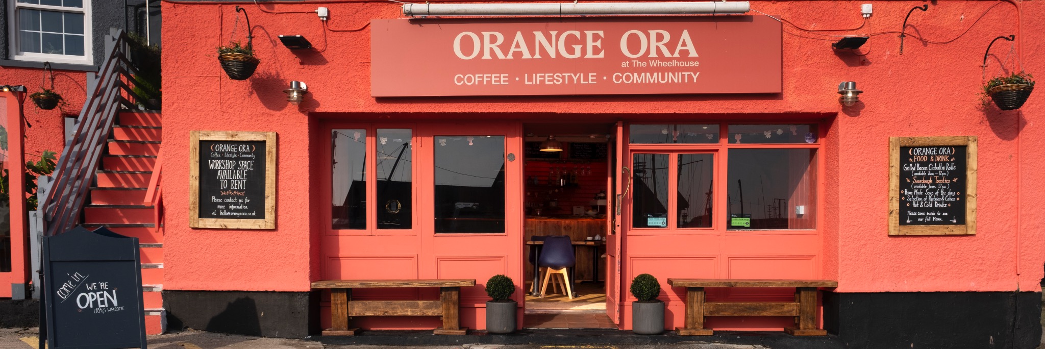 Orange Ora café storefront